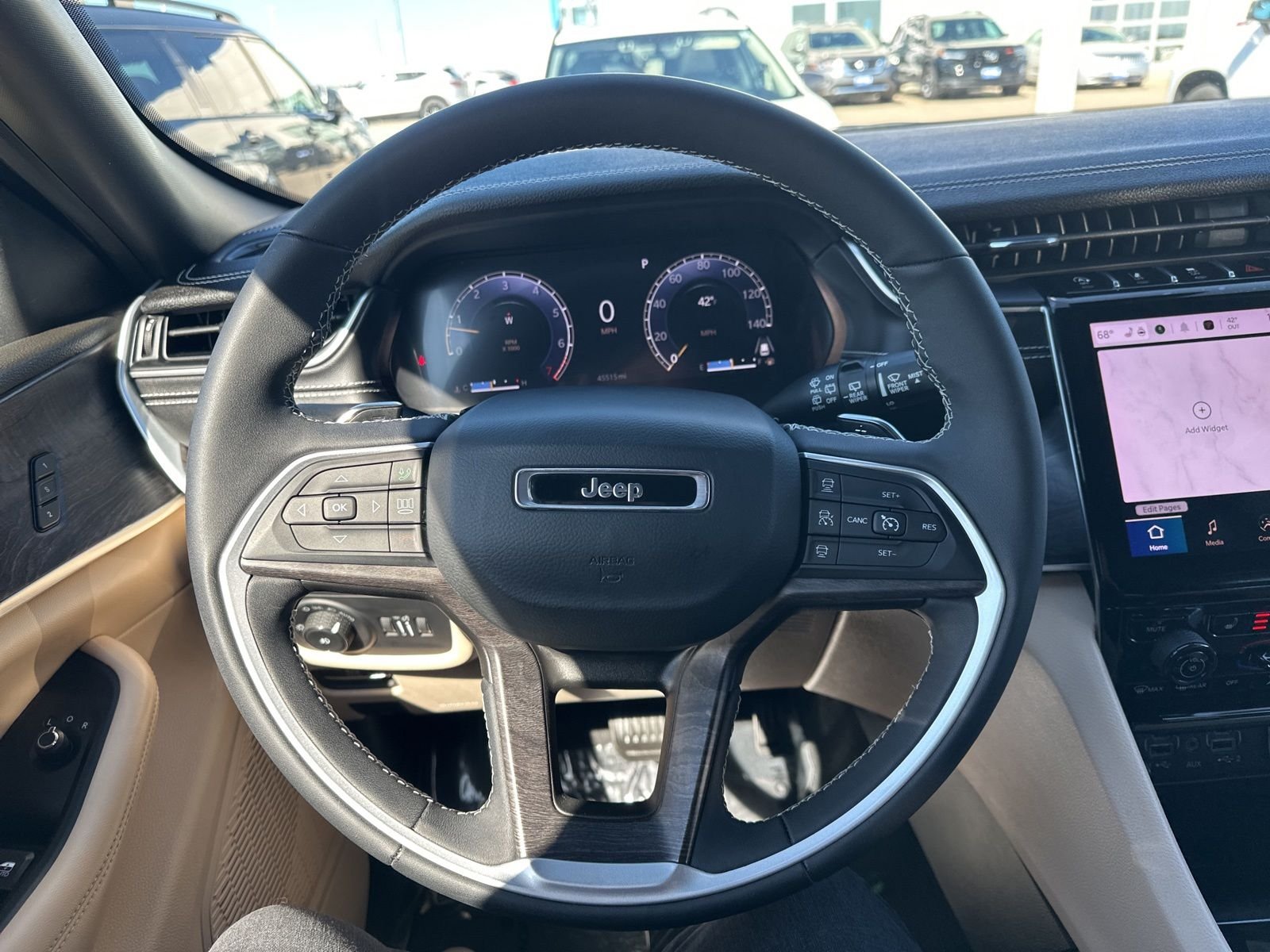 Used 2023 Silver Jeep Limited image 42