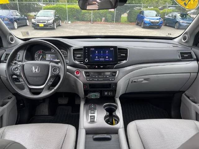 Used 2023 Obsidian Blue Pearl Honda RTL image 11