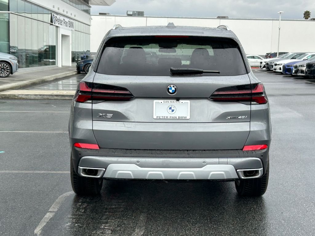 New 2026 Skyscraper Grey Metallic BMW xDrive40i image 4