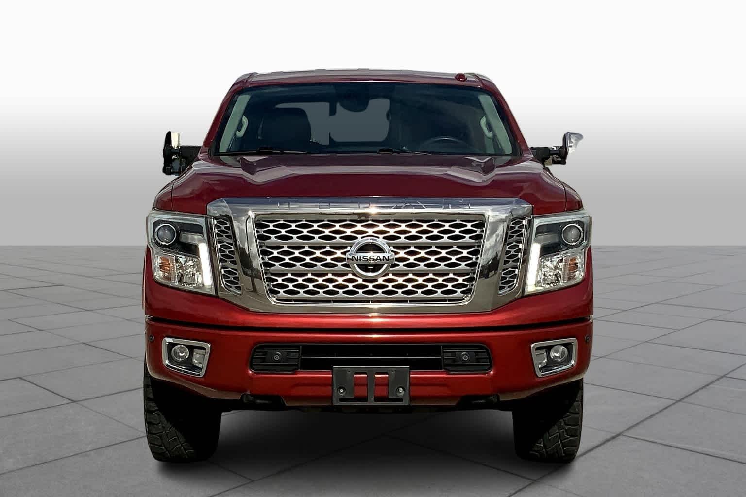 Used 2016  Nissan Platinum Reserve image 3
