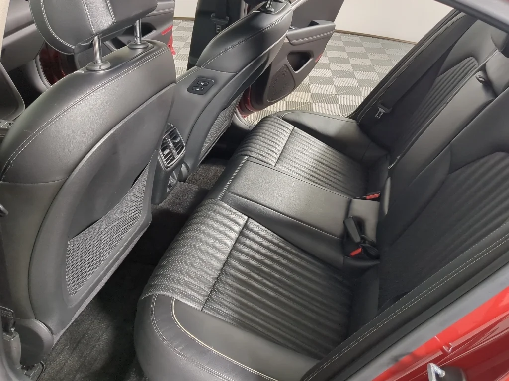 Used 2022 Red Genesis 2.0T image 14