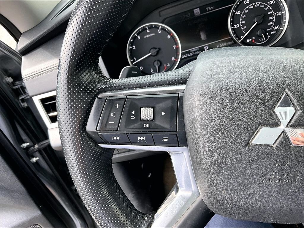 Used 2024 Gray Mitsubishi SE Black Edition image 23