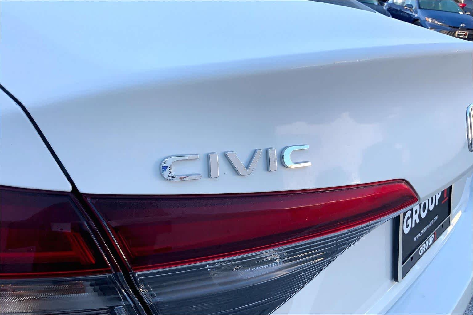 Used 2025 Platinum White Pearl Honda Sport image 30