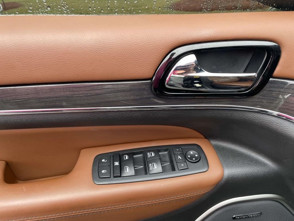2020 Jeep Grand Cherokee Overland - Photo 18