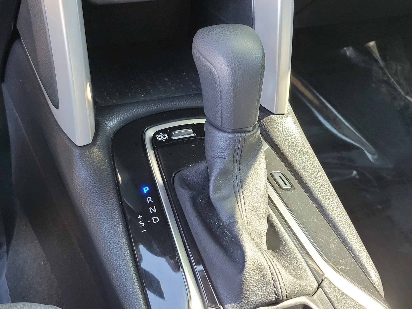 Used 2025 Silver Toyota  image 22