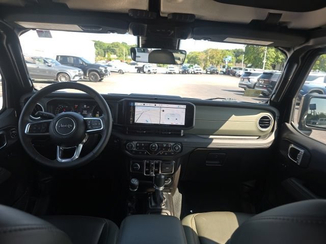 Used 2024 Black Clearcoat Jeep High Altitude image 17