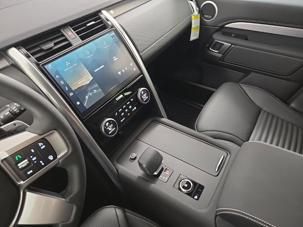 New 2026 Santorini Black LAND ROVER Gemini Edition image 16
