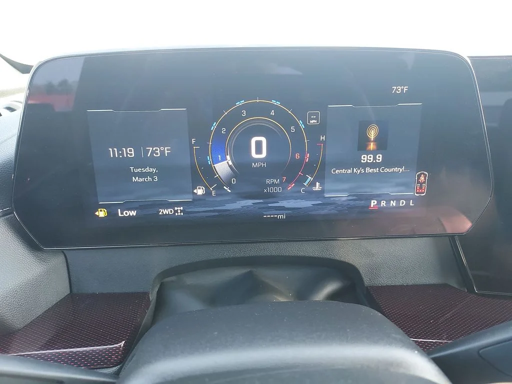 Used 2025 Gray Chevrolet Z71 image 15