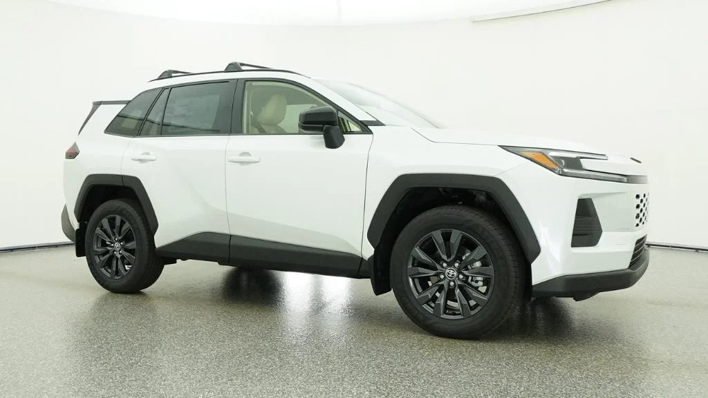 New 2026 Wind Chill Pearl Toyota XLE Premium image 15