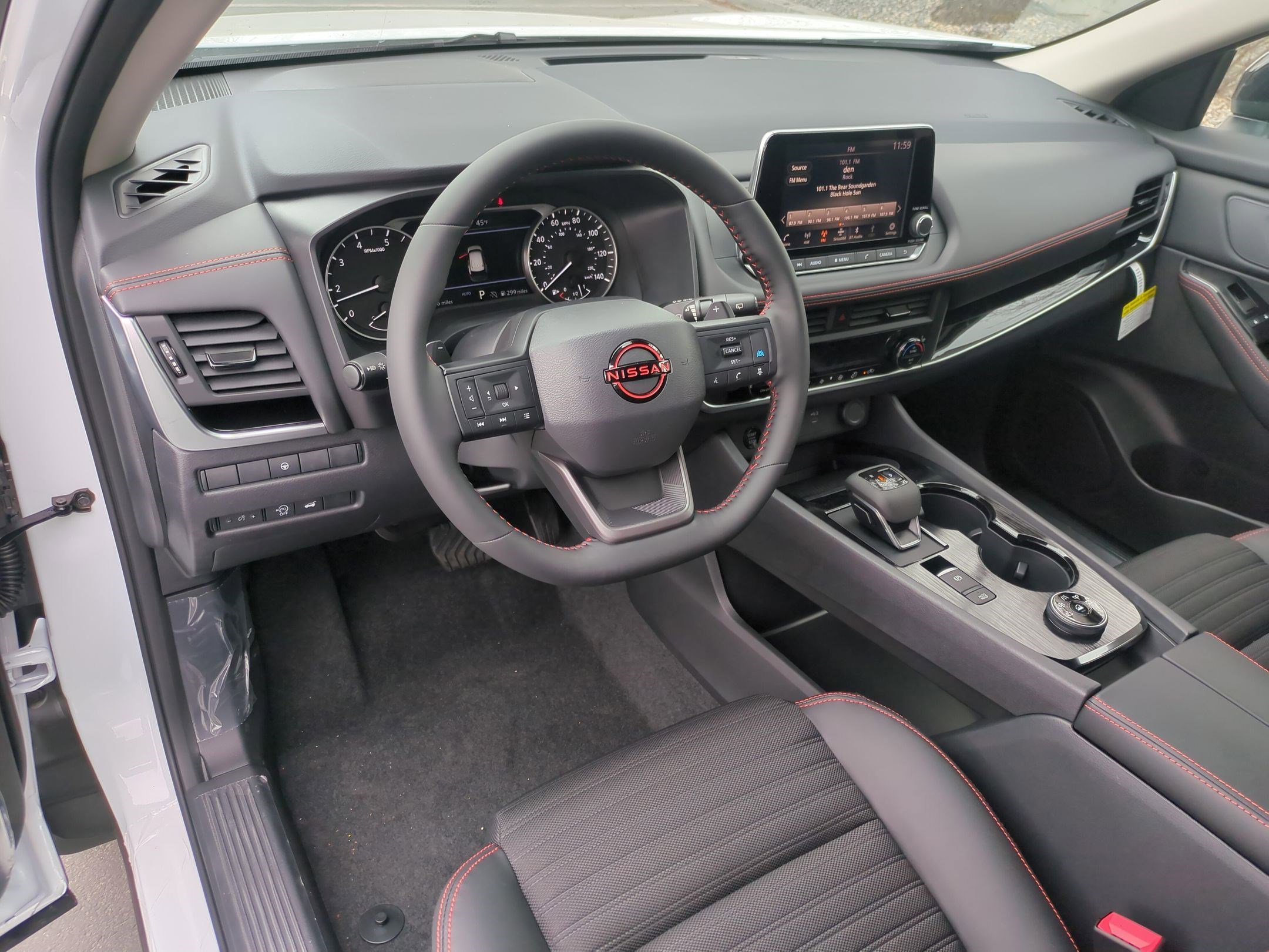 New 2026 Everest White Pearl TriCoat Nissan Rock Creek® image 10