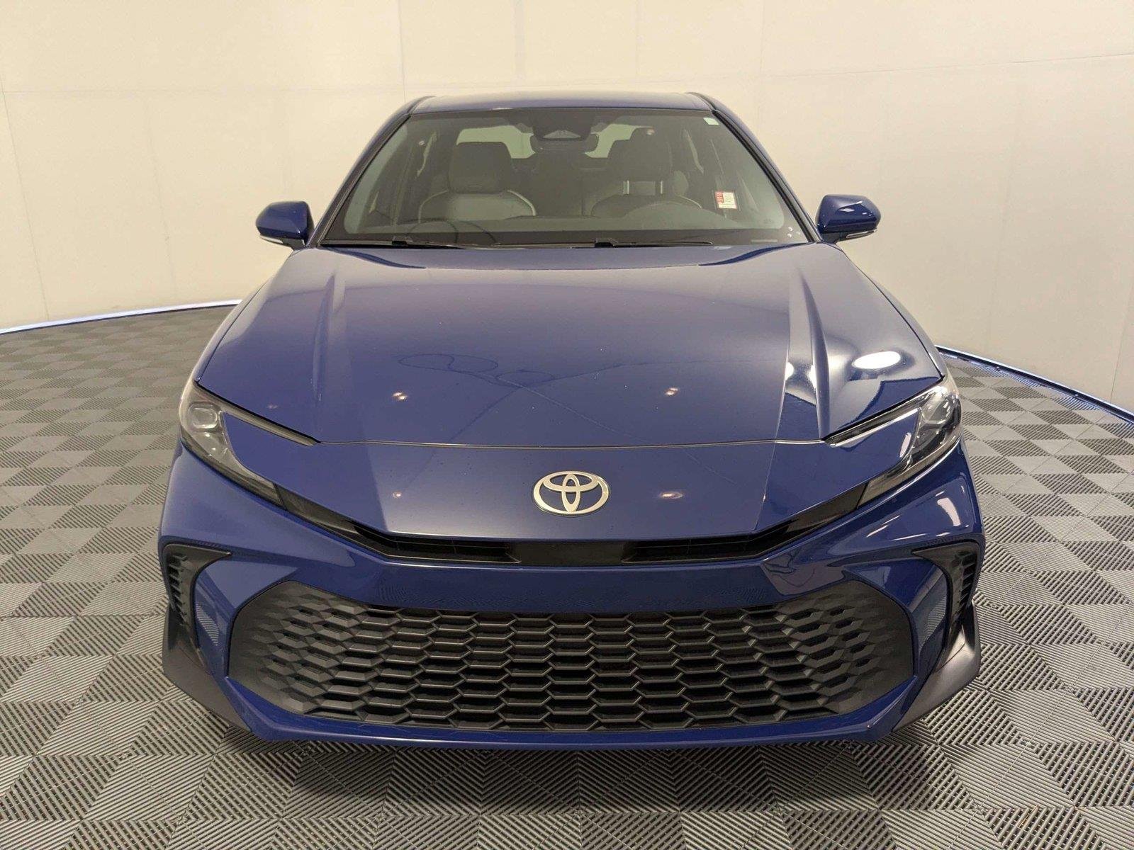 Used 2025 Reservoir Blue Toyota SE image 3