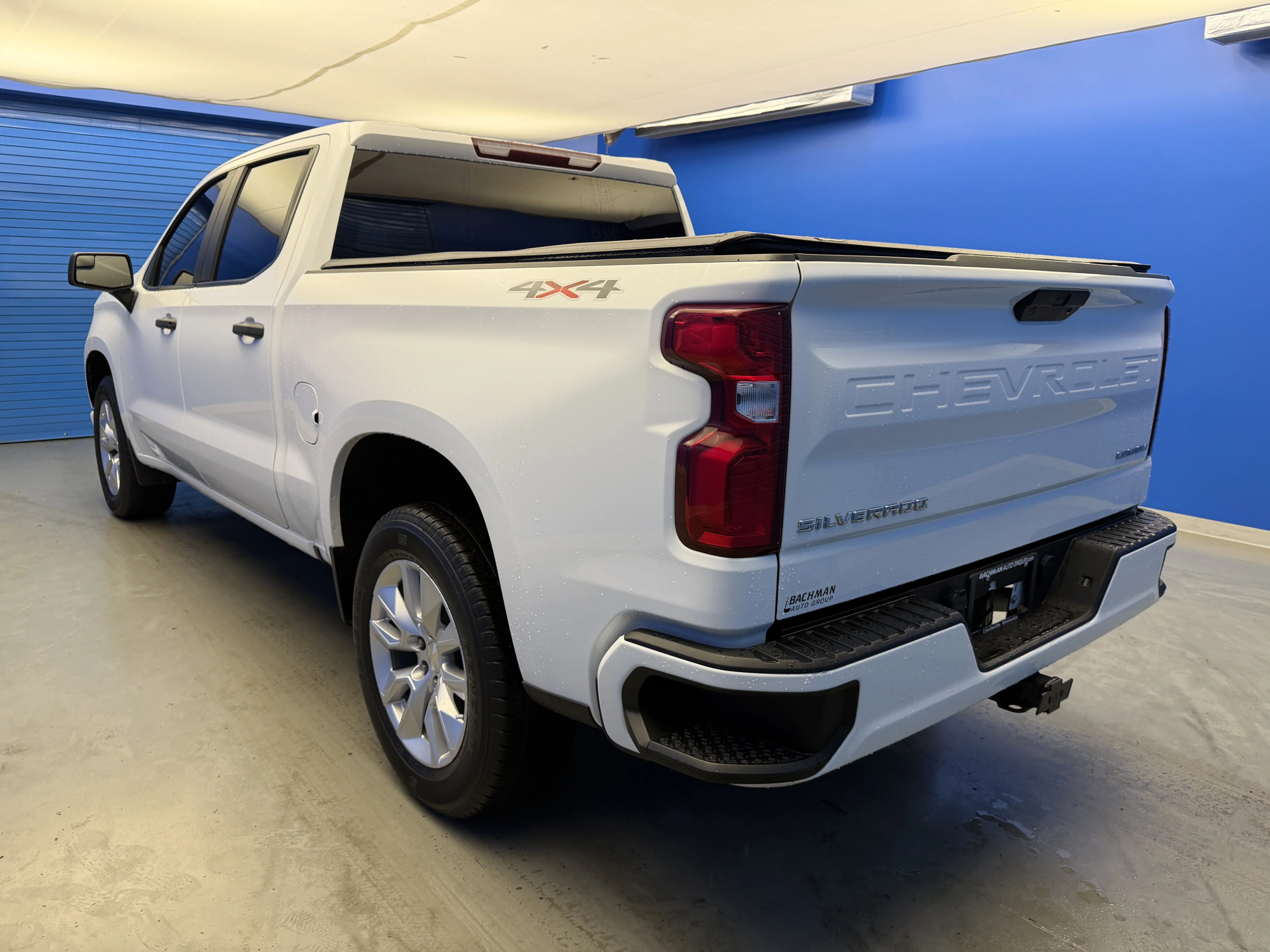 Used 2022 Summit White Chevrolet Custom image 5