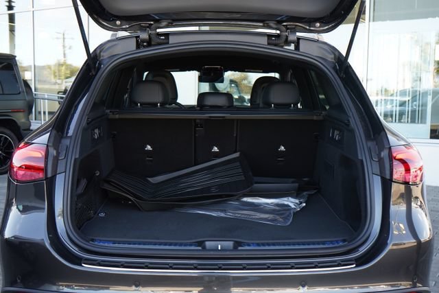 New 2026 Graphite Grey Metallic Mercedes-Benz GLC 300 image 40