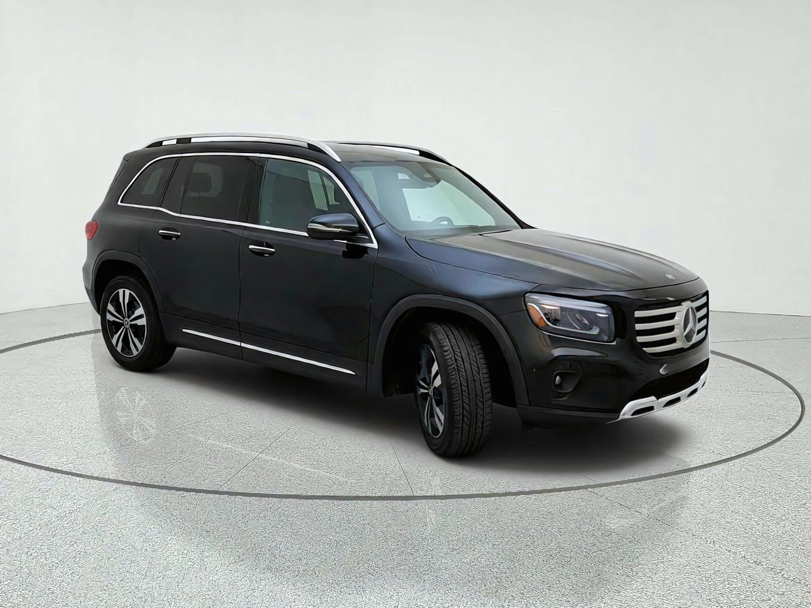 Used 2026 Night Black Mercedes-Benz GLB 250 image 5