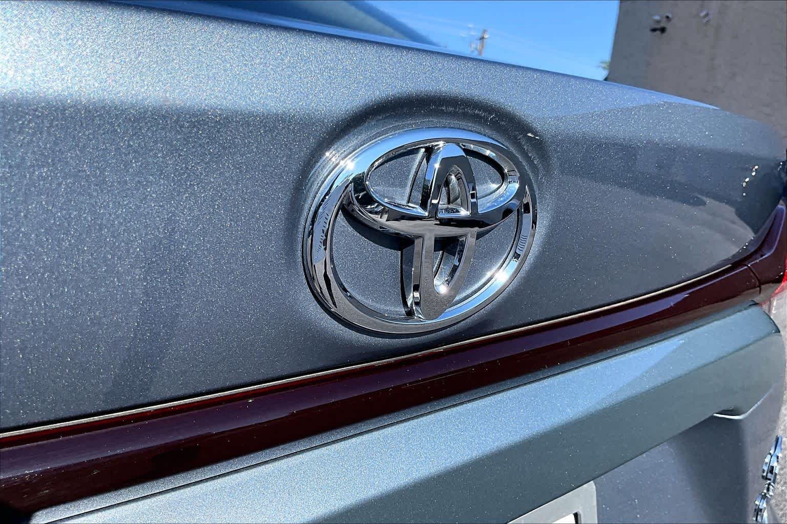 Used 2026 Celestite Toyota Hybrid LE image 31