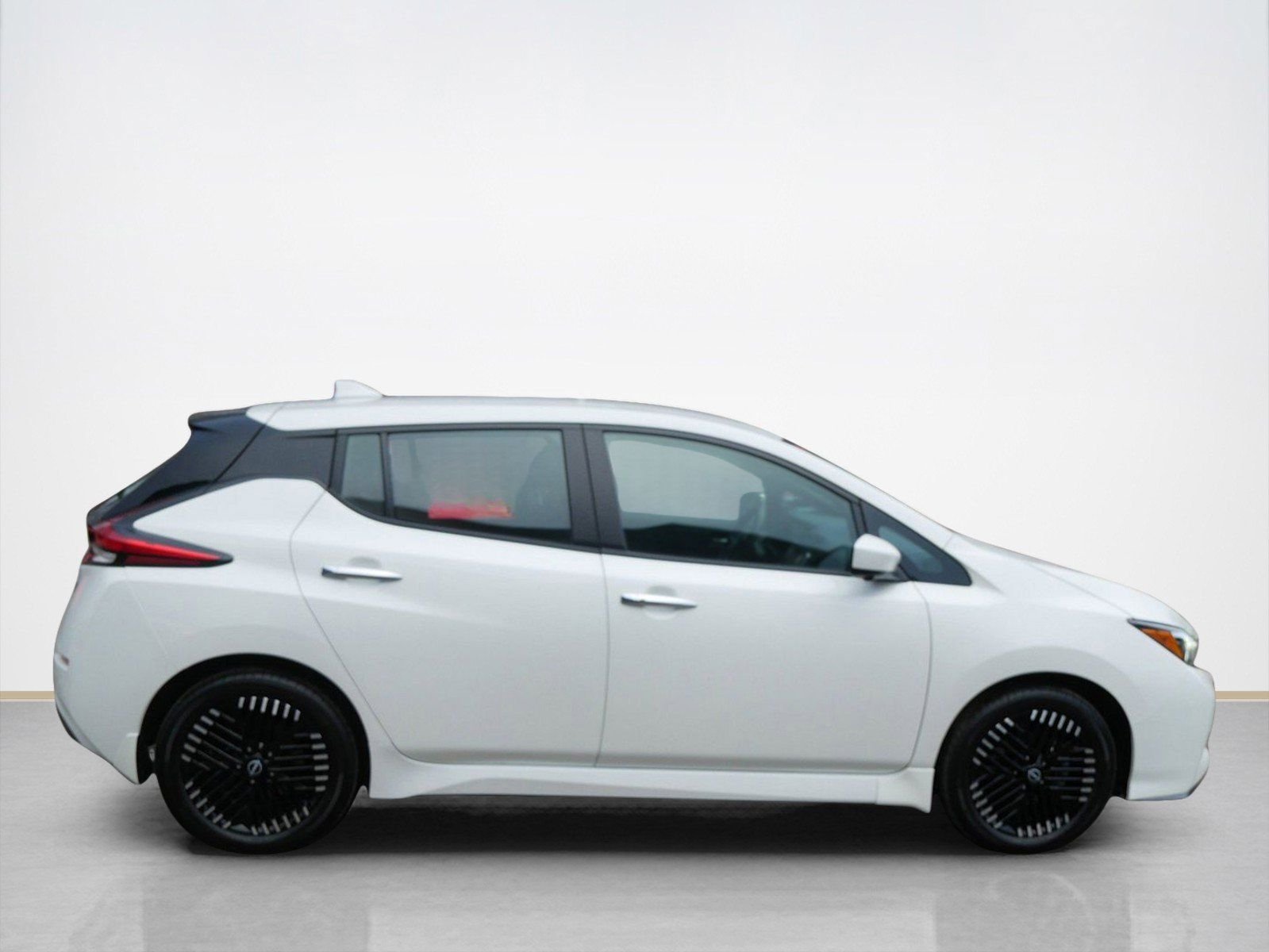 Certified 2025 Nissan Leaf SV PLUS with VIN 1N4CZ1CV8SC557729 for sale in Maplewood, MN