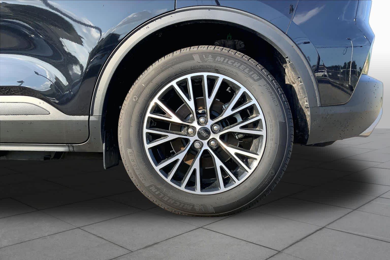 Used 2025 Agate Black Ford PHEV image 22
