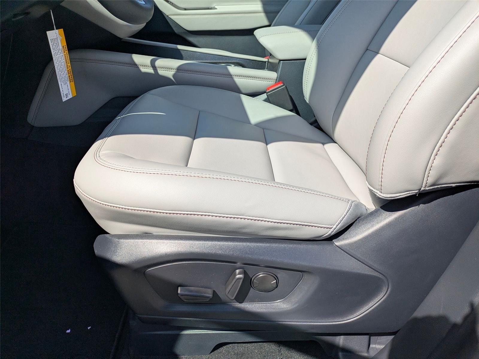 New 2026 Space White Metallic Ford Active image 15
