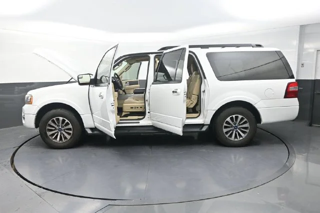 Used 2017 White Ford XLT image 42