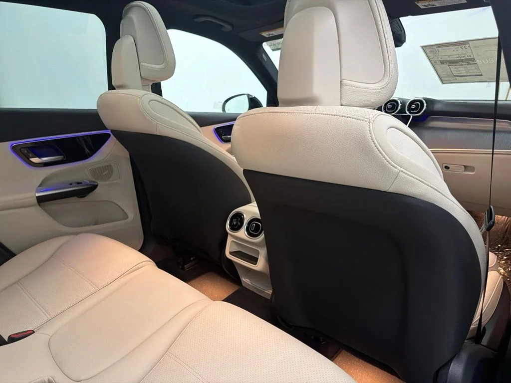 New 2027 Black Mercedes-Benz GLC 300 image 27