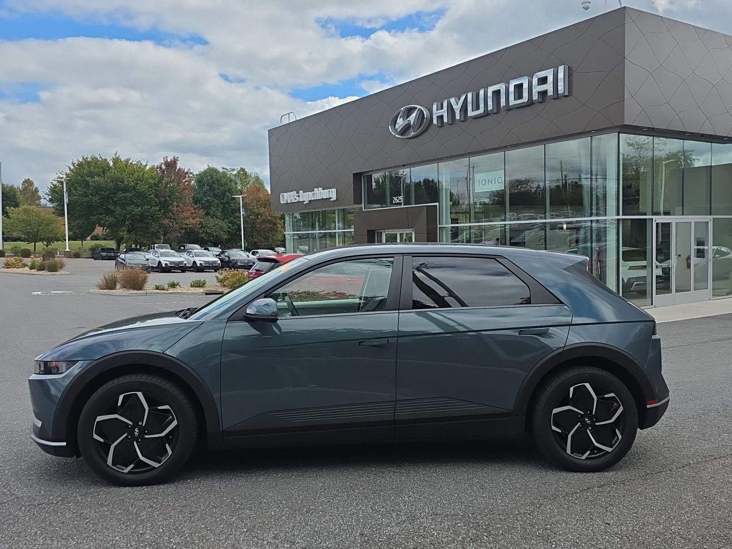 Used 2024 Digital Teal Hyundai SEL image 14