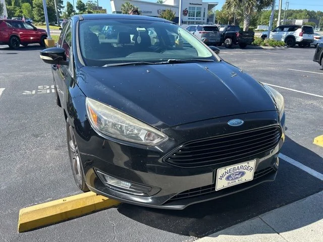 Used 2016 Black Ford SE image 3