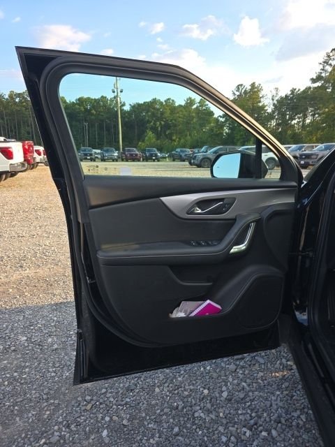 Used 2025 Black Chevrolet LT image 7