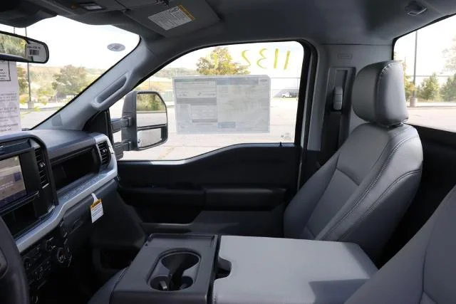 New 2026 Oxford White Ford F-250® XL image 33