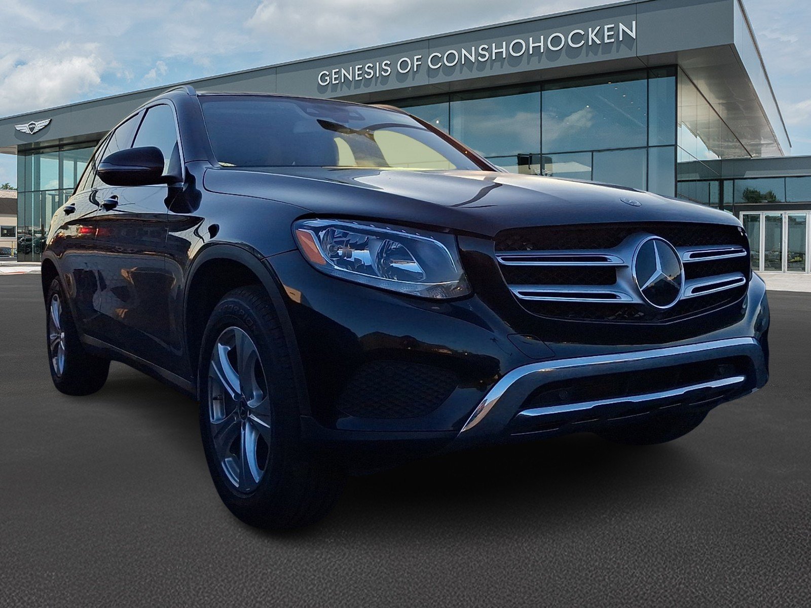 Used 2018 Black Mercedes-Benz GLC 300 image 3