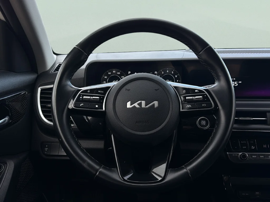 Certified Used 2024 Snow White Pearl Kia S image 28