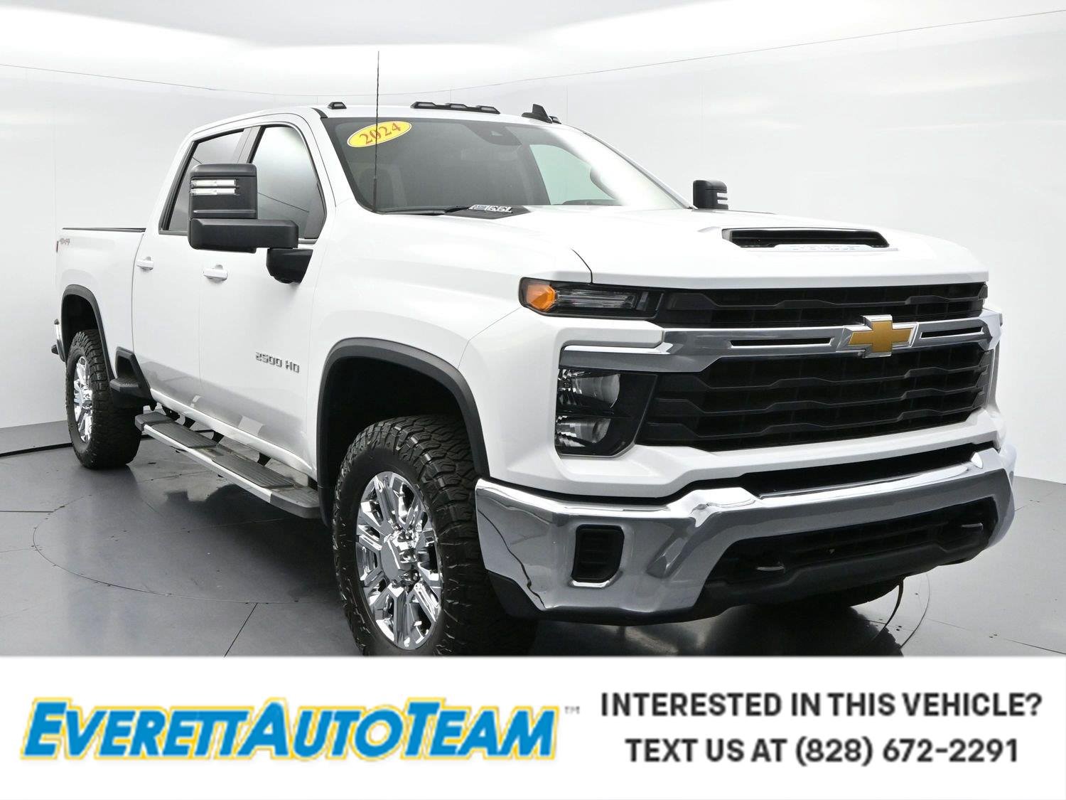 Summit White 2024 Chevrolet Silverado 2500HD Pickup Truck Four-Wheel Drive