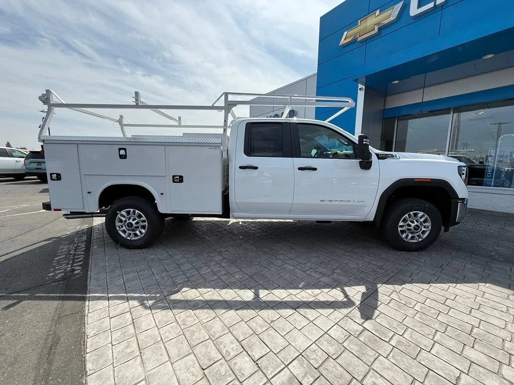 New 2026 Summit White GMC Pro image 15