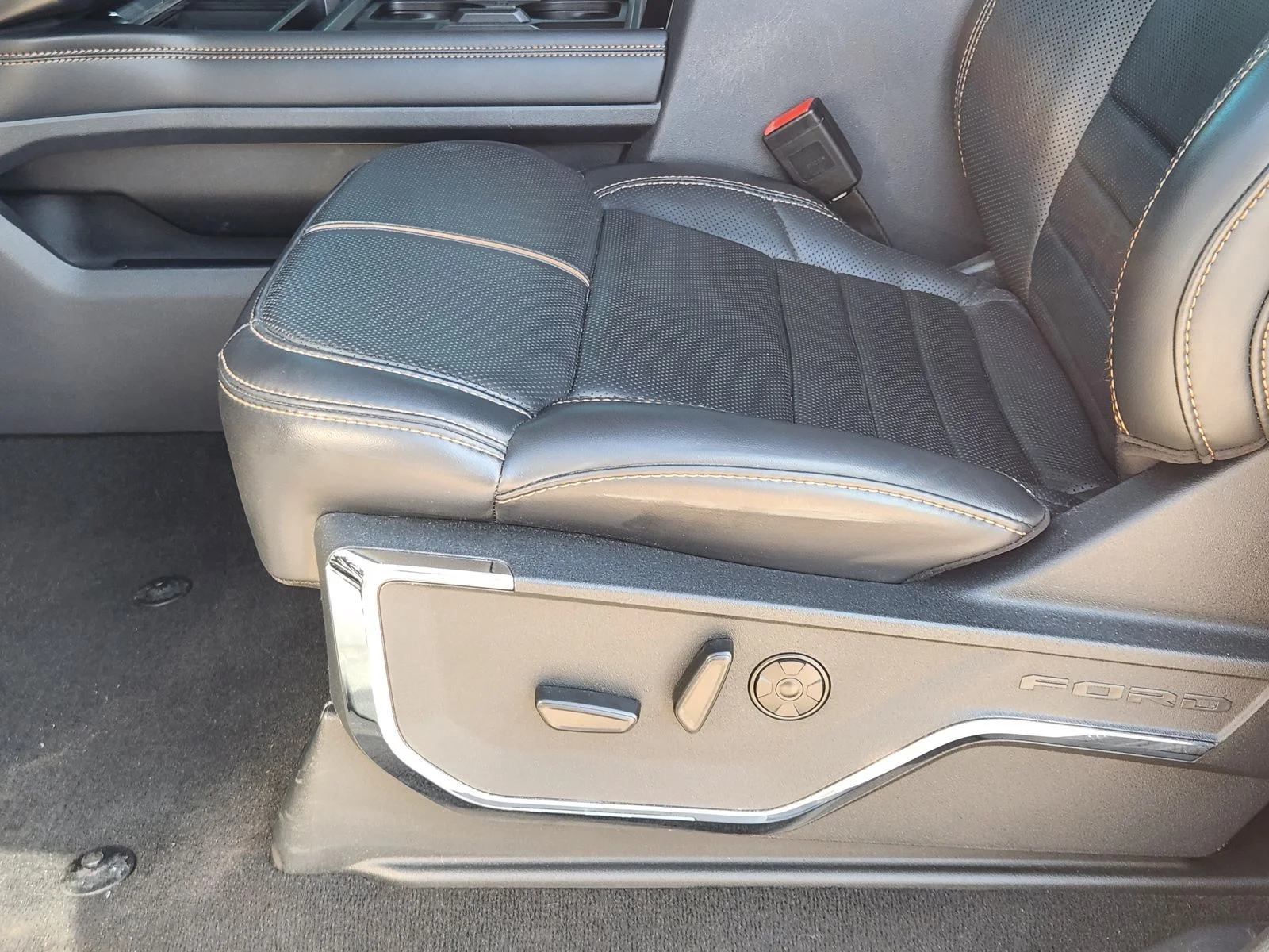 Used 2024 Black Ford Platinum image 24