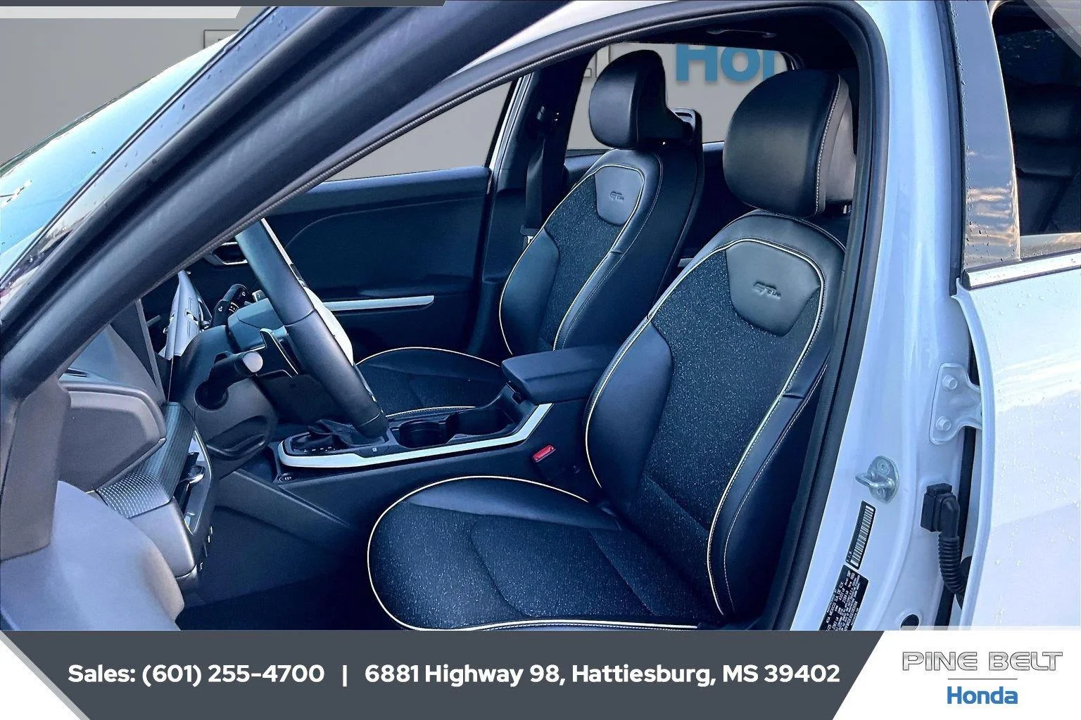 Used 2025 Snow White Pearl Kia GT-Line image 18