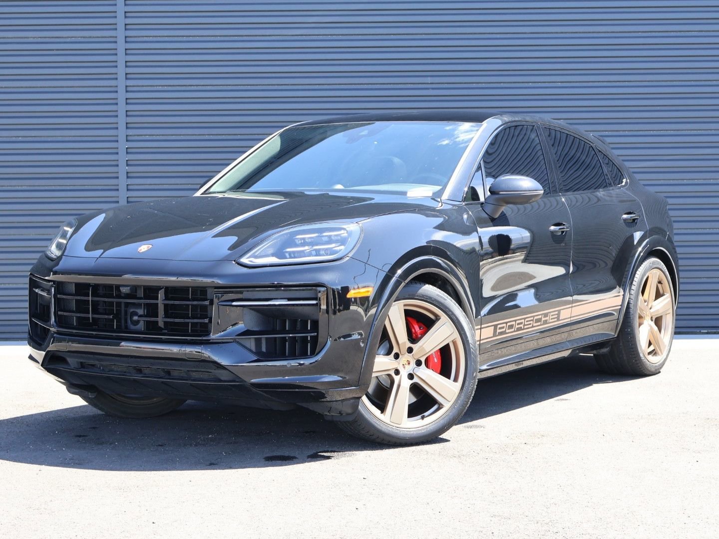 2024 Porsche Cayenne S's photo