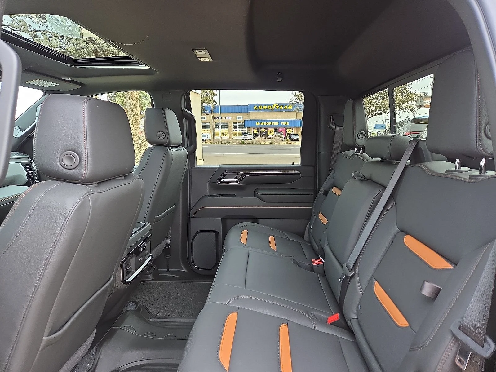 2026 GMC Sierra 2500HD AT4 - Photo 9