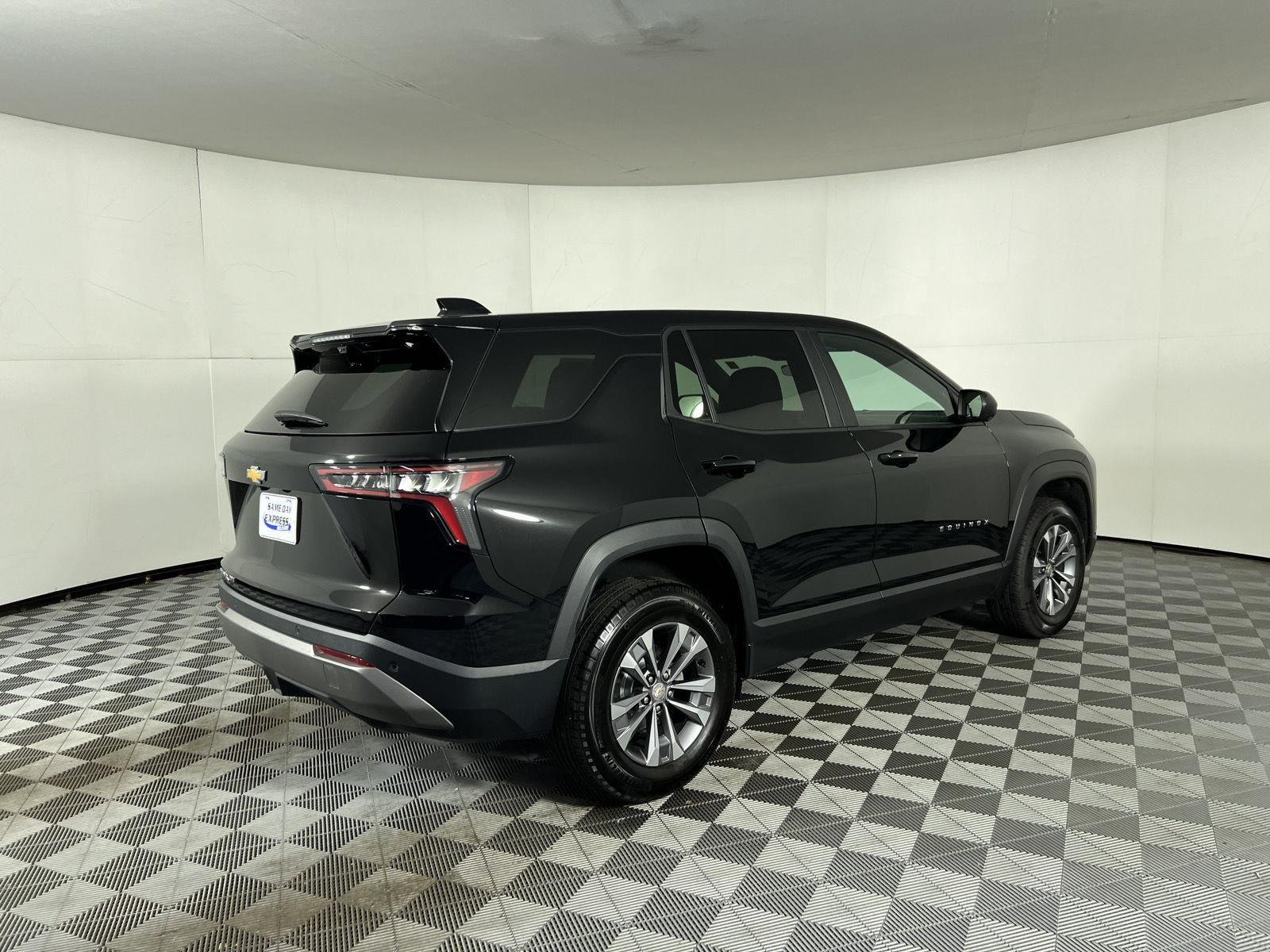 Used 2025 Mosaic Black Metallic Chevrolet AWD LT image 36