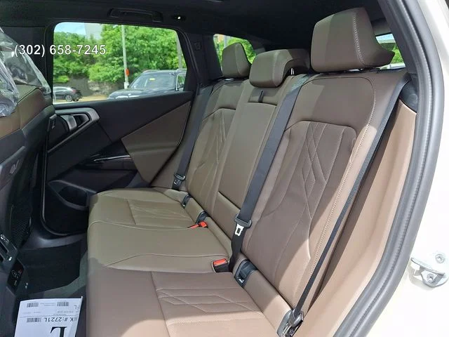 New 2026 Dune Grey Metallic BMW 30 xDrive image 9