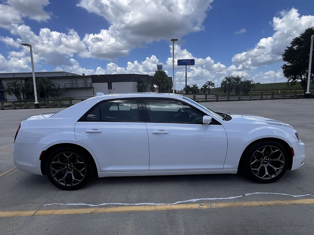 Used 2016 Bright White Clear Coat Chrysler S image 2