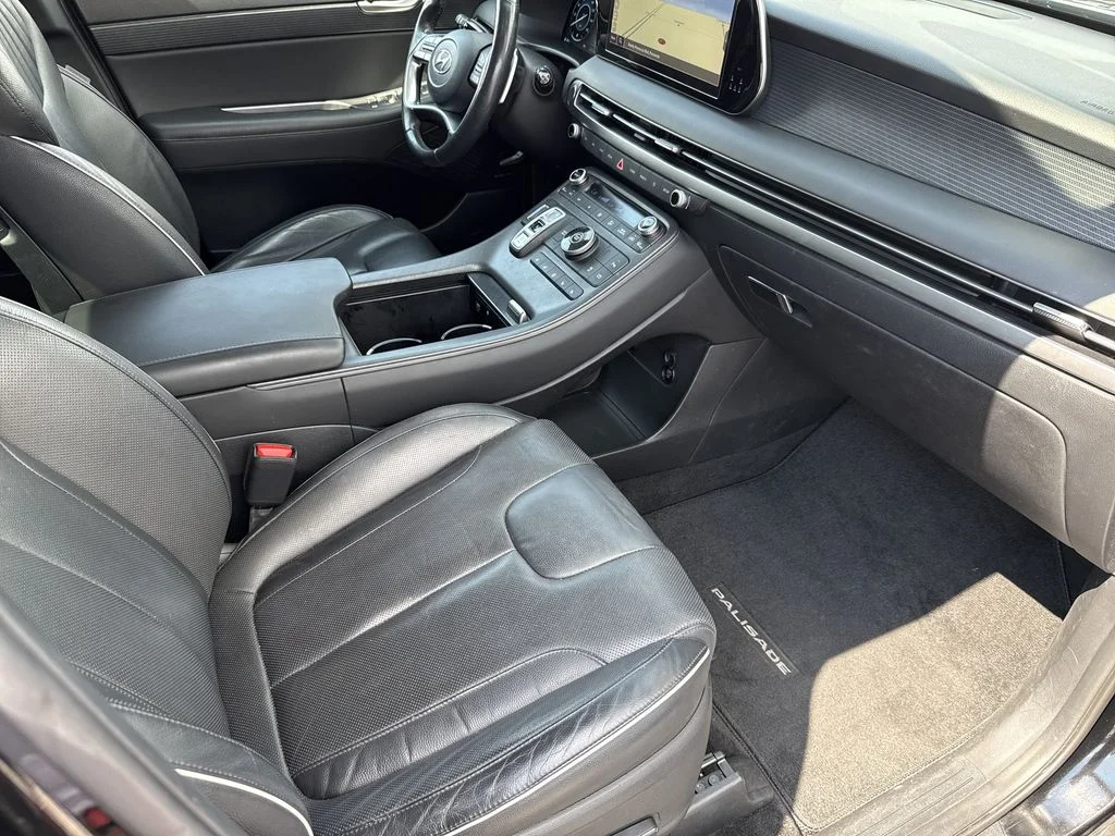 Used 2023 Abyss Black Pearl Hyundai Limited image 23