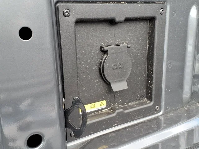 New 2026 Carbonized Gray Metallic Ford XLT image 28