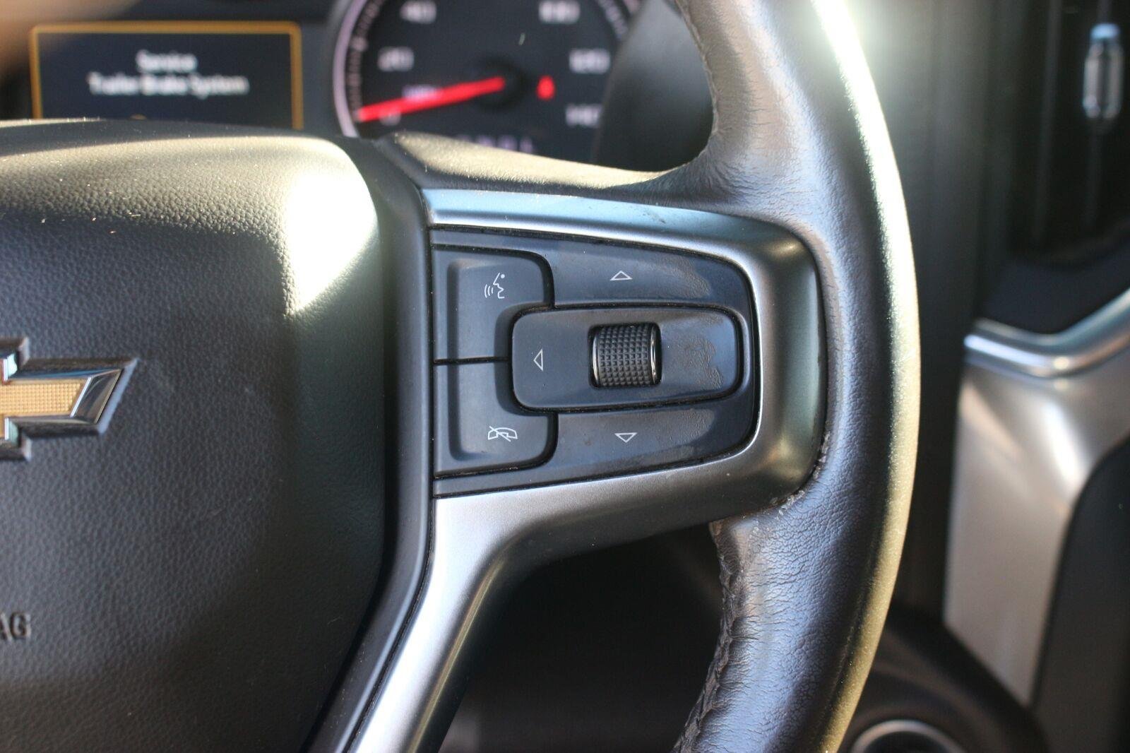 Used 2022 SUMMIT WHITE Chevrolet LT image 21