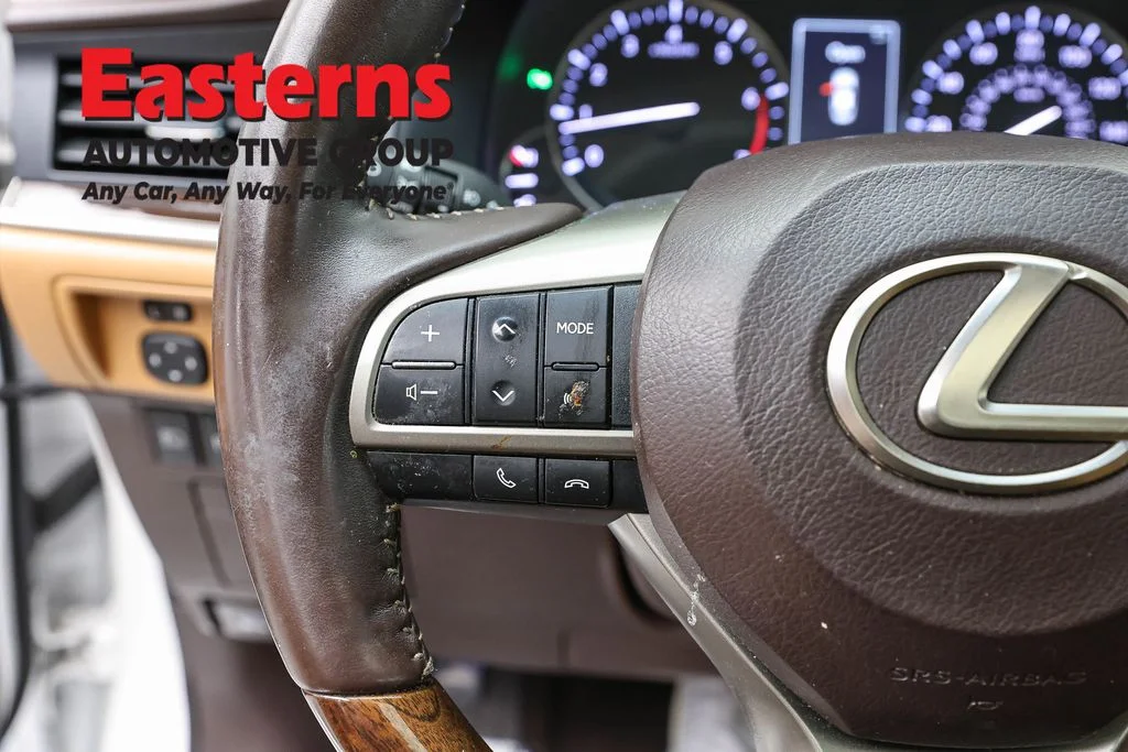 Used 2017 White Lexus 350 image 15