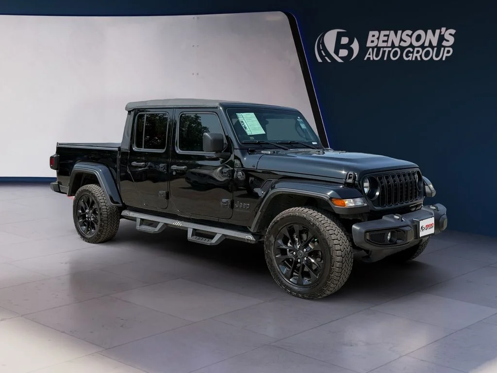 Used 2025 Black Jeep Nighthawk image 7