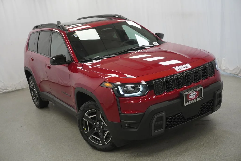 New 2026 Red Hot Pearl-Coat Exterior Paint Jeep Limited image 8