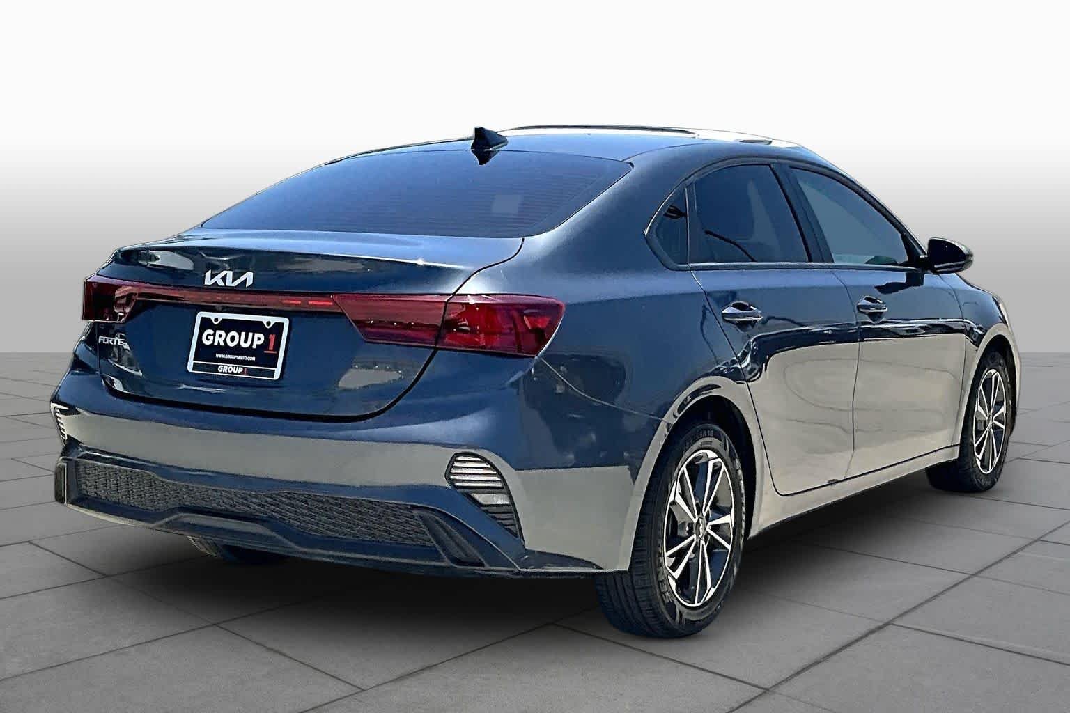 Used 2022 Gravity Gray Kia LXS image 12