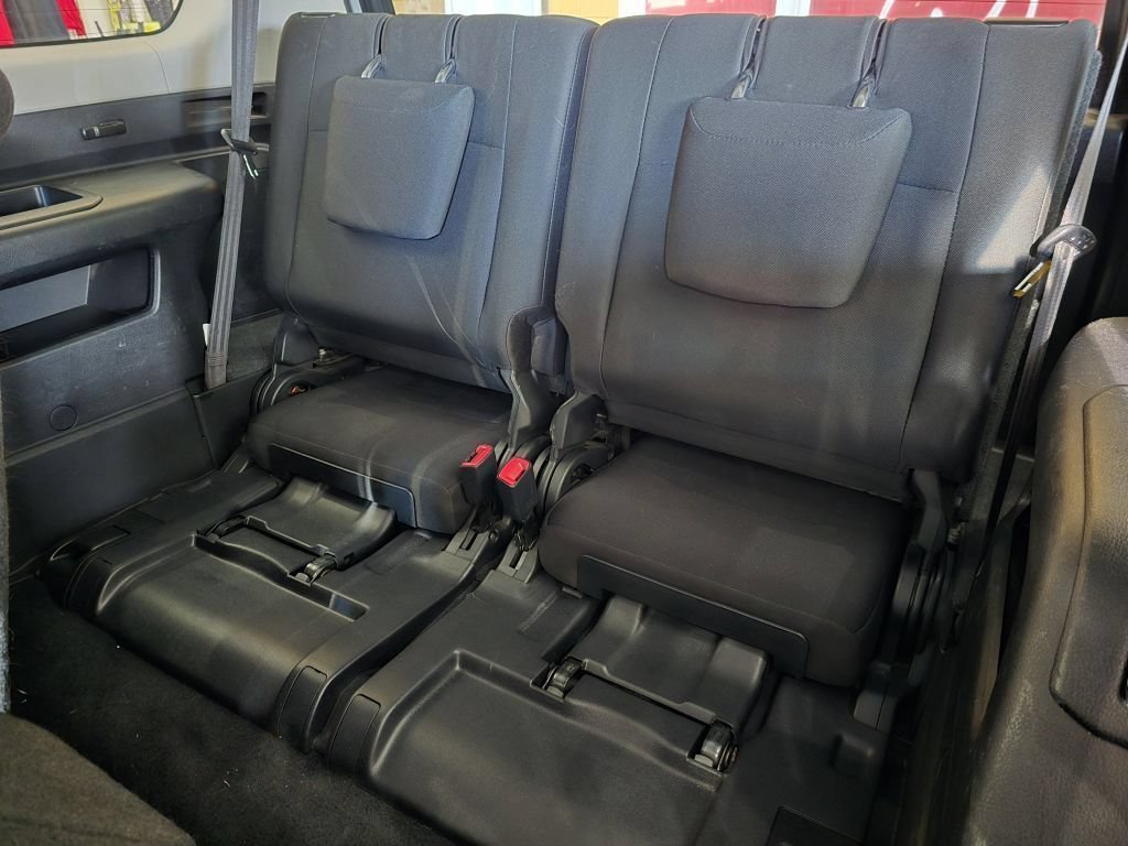 Used 2022 Classic Silver Metallic Toyota SR5 image 35