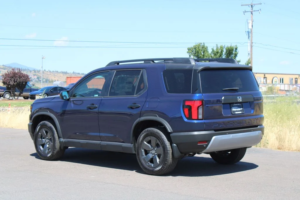 New 2026 Obsidian Blue Pearl Honda RTL image 4