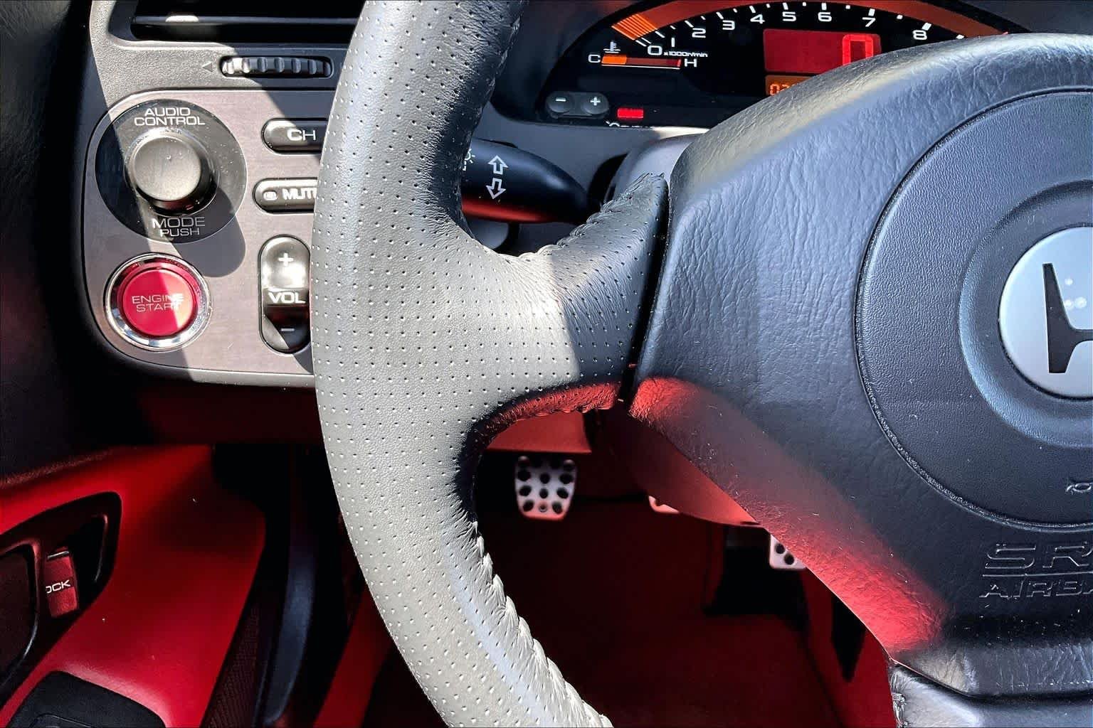 Used 2001 Silverstone Metallic Honda  image 18