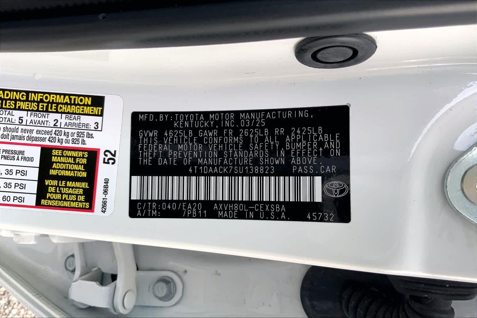 Used 2025 Ice Cap Toyota SE image 36